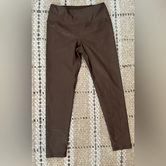 NOLI YOGA Liquid Leggings in Cafe - Picture 4 of 6